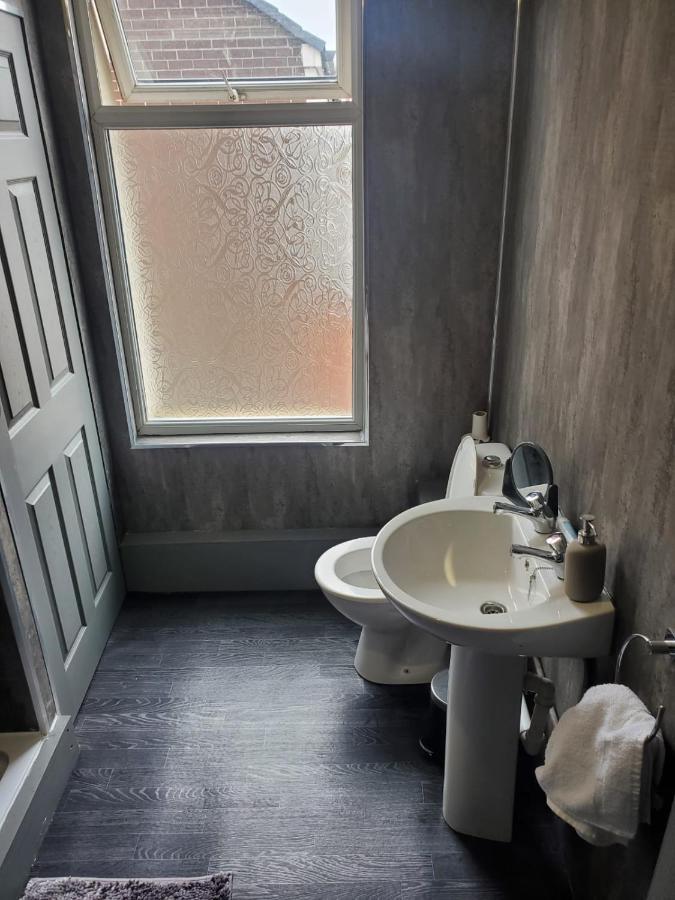 ليفربول Blessington Road B&B & Lockinn Bar & Restaurant المظهر الخارجي الصورة