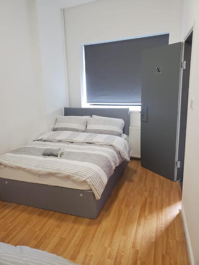 ليفربول Blessington Road B&B & Lockinn Bar & Restaurant المظهر الخارجي الصورة