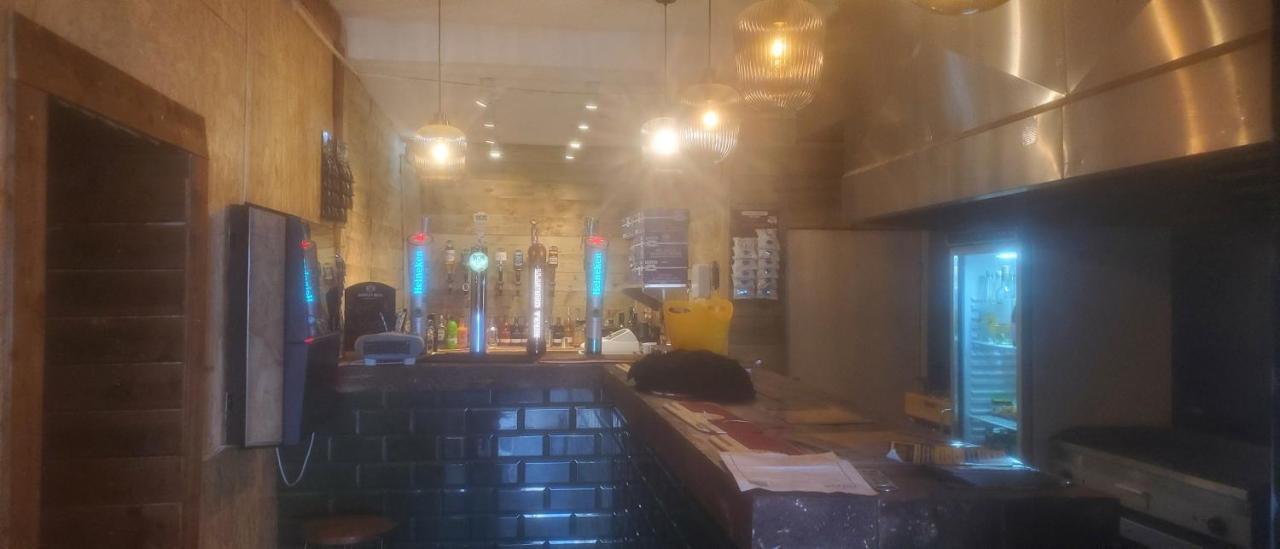 ليفربول Blessington Road B&B & Lockinn Bar & Restaurant المظهر الخارجي الصورة